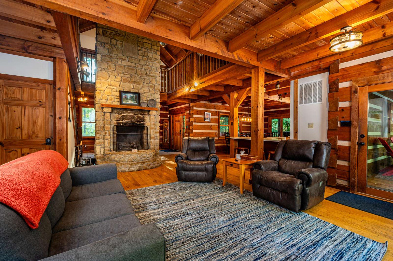 Log Inn Vacation Cabin - Photo 3