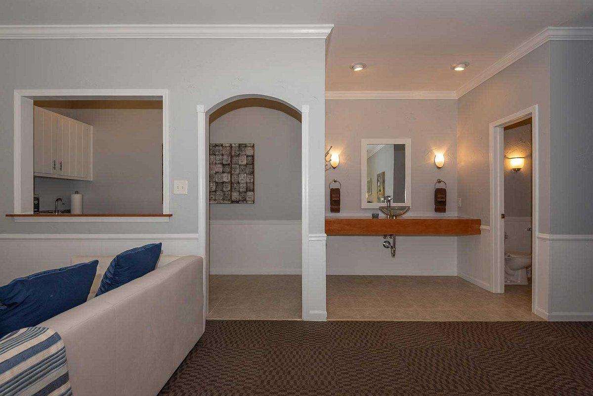 Yellowwood Inn – Suite #11 - Photo 1