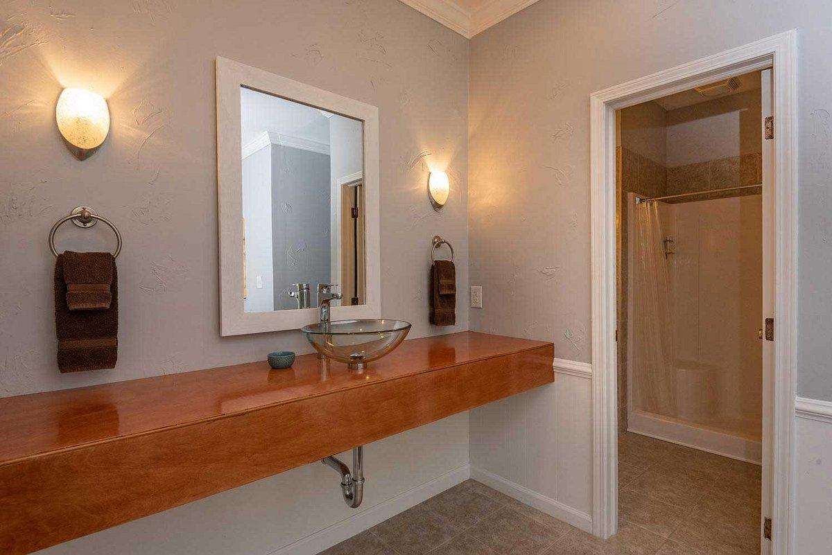 Yellowwood Inn – Suite #11 - Photo 3