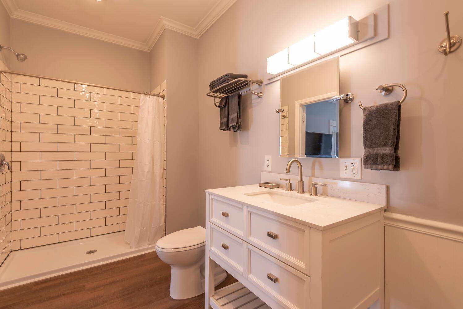 Yellowwood Inn – Suite #7 - Photo 3