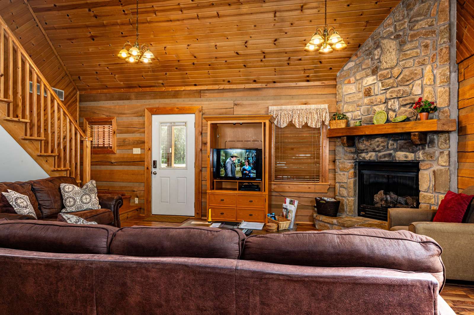 Snuggled Inn - Photo 2
