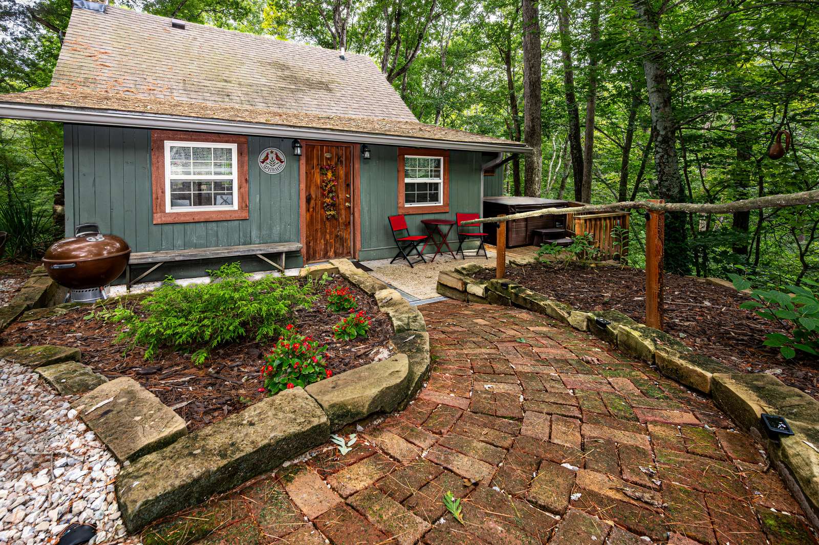 Hop, Skip and Jump Cabin - Photo 2