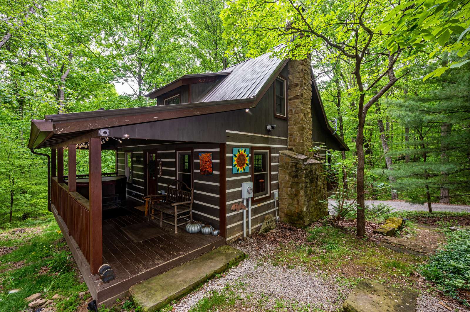 Cabin Fever Log Cabin - Photo 3
