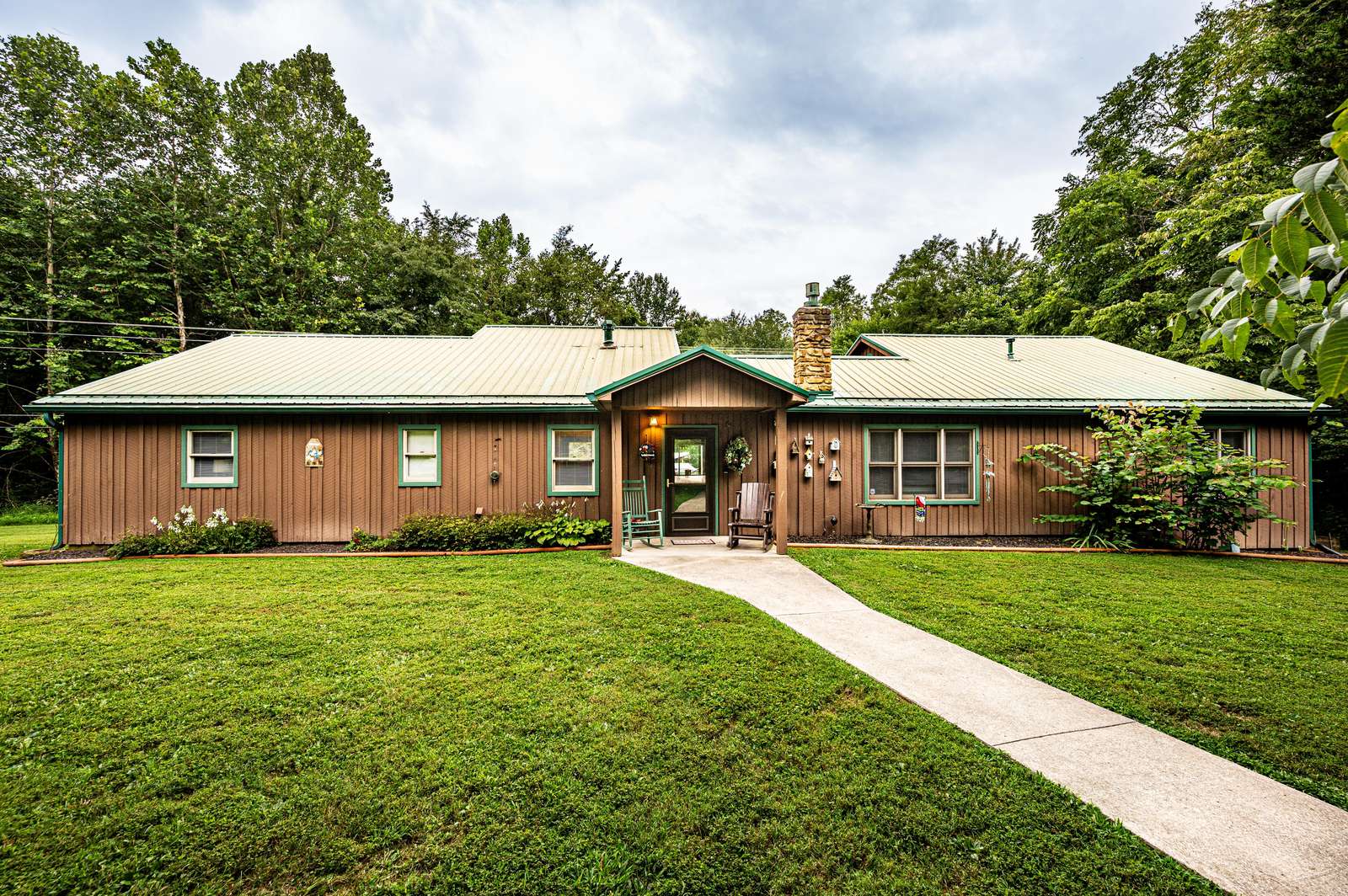 Country Resort Vacation Cabin - Photo 1
