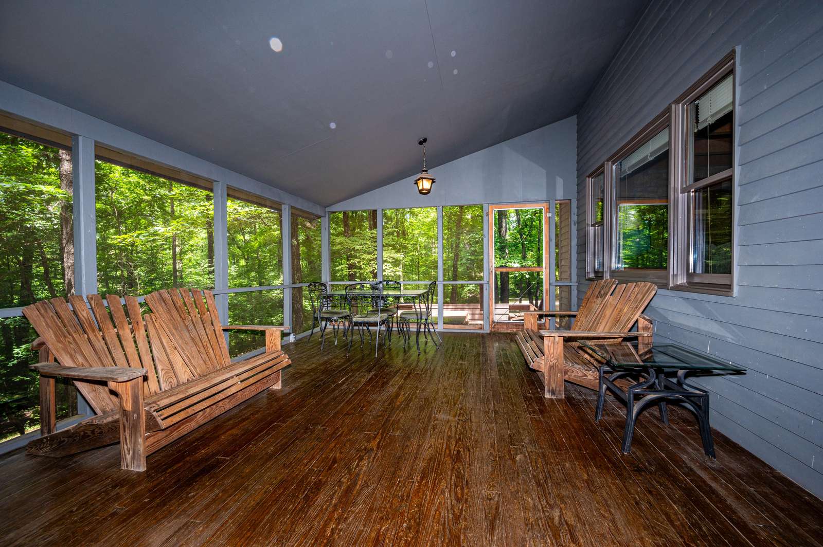 Elm Lodge Vacation Cabin - Photo 2