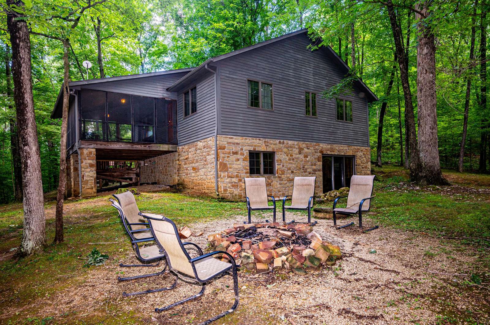 Elm Lodge Vacation Cabin - Photo 1