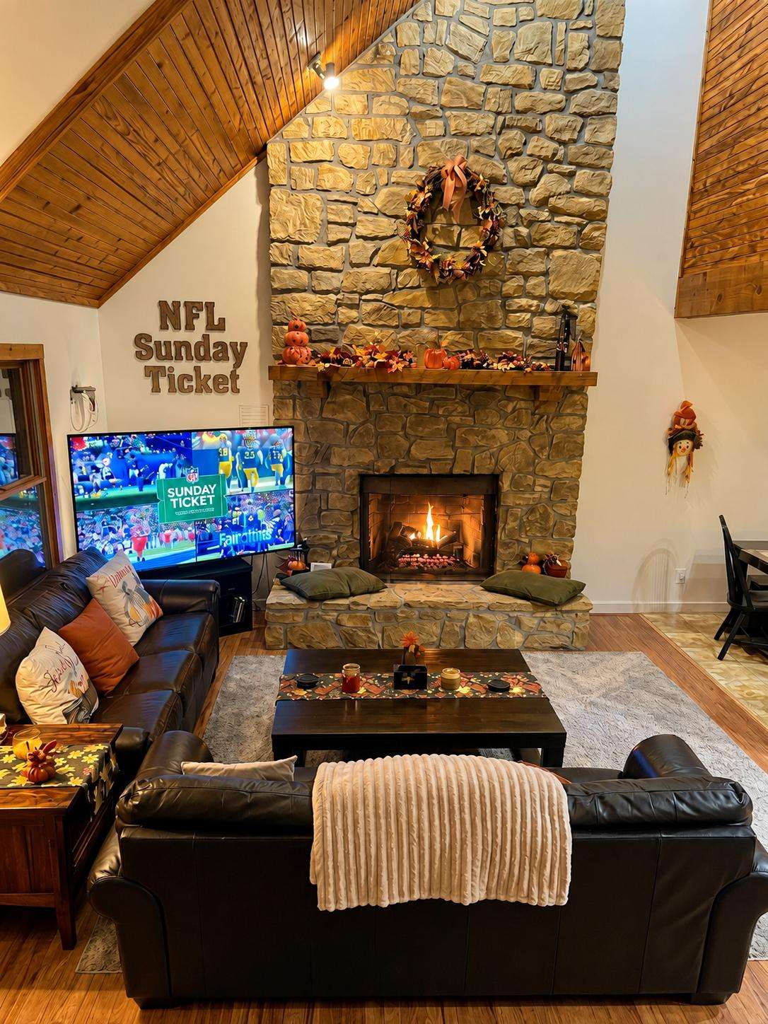 Enchanted Lake Lodge - Photo 3