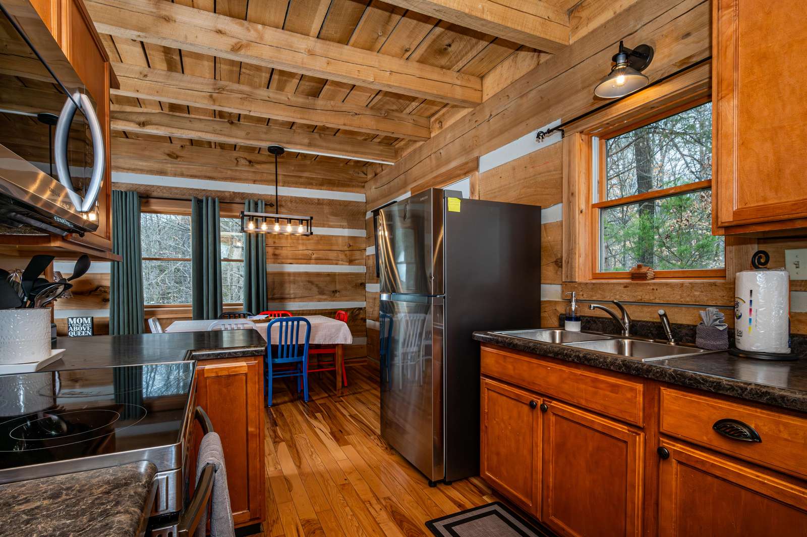 Boondock Vacation Log Cabin - Photo 3