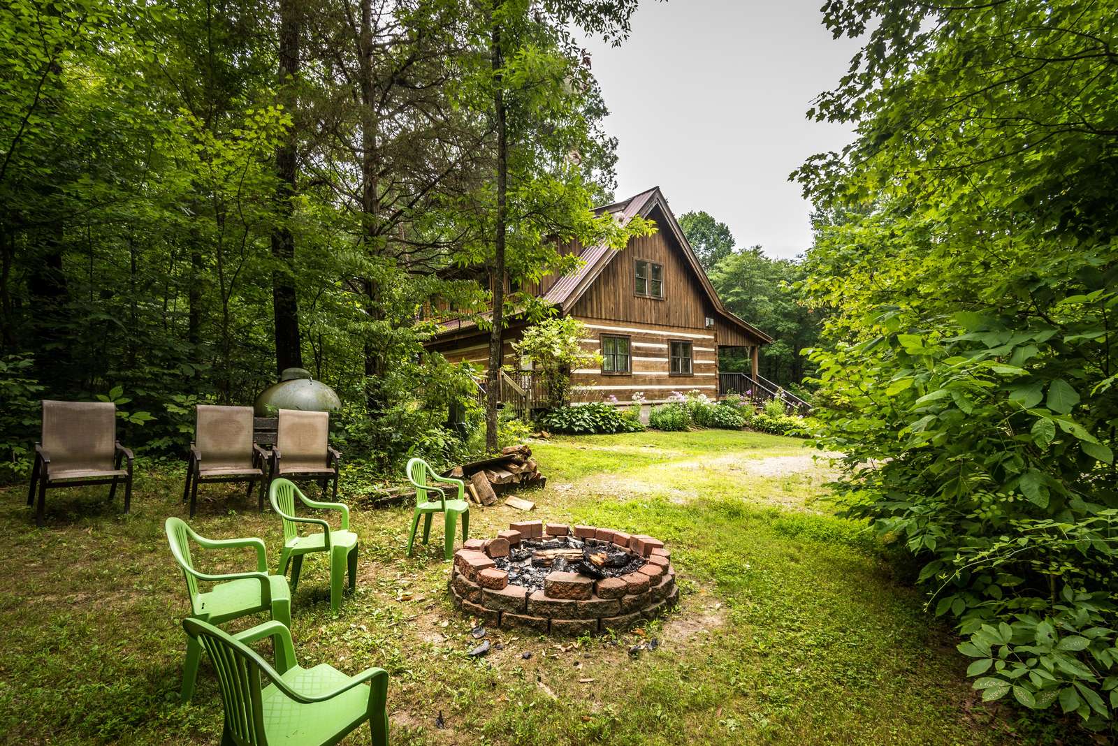 Boondock Vacation Log Cabin - Photo 1