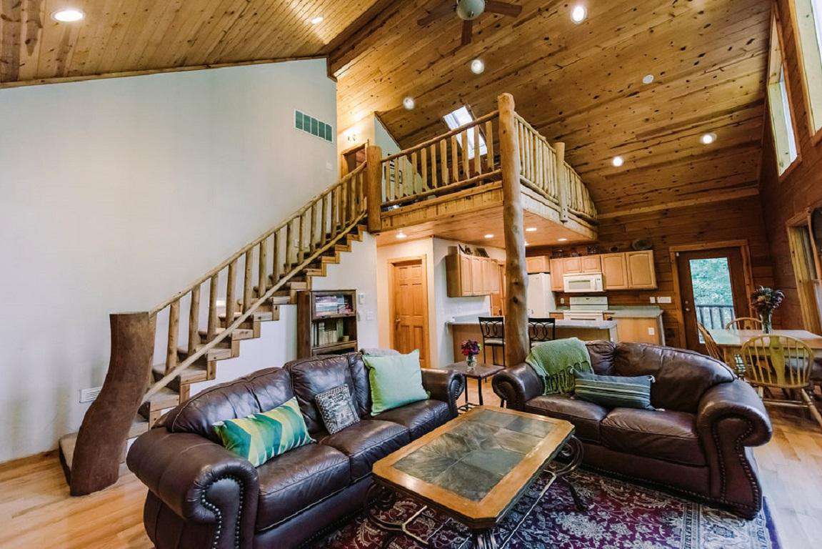 Hilltop Hideaway Cabin - Photo 3