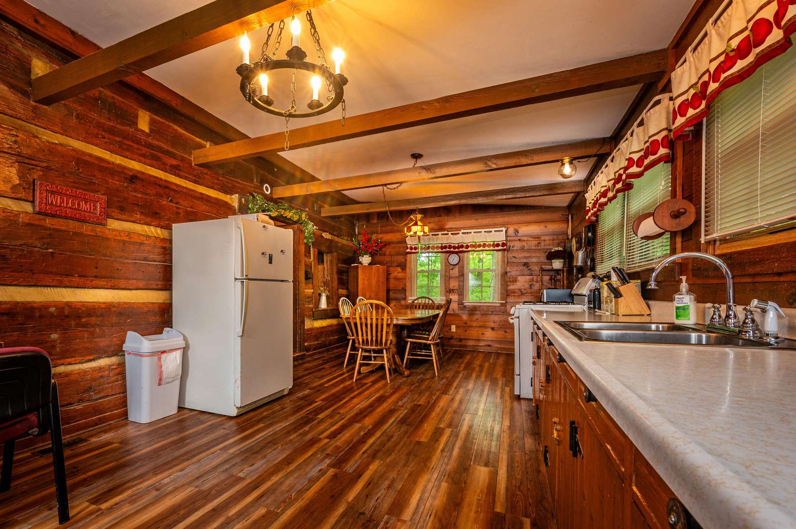 Lake Hideaway Cabin - Photo 3