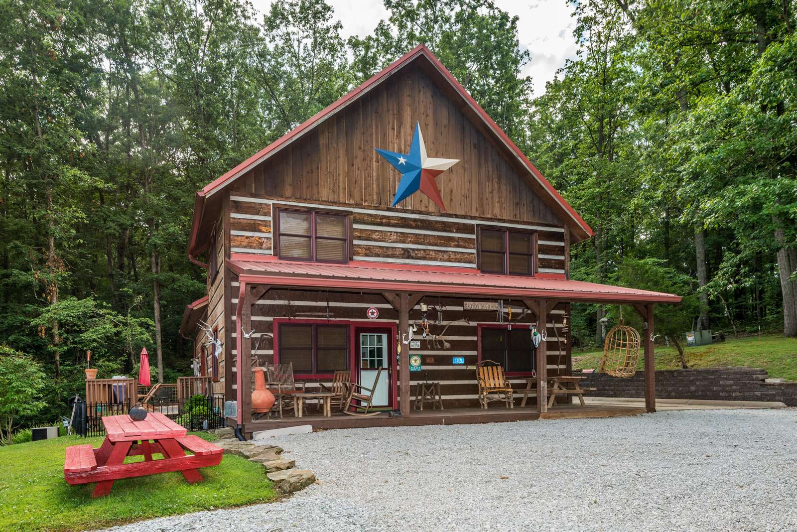 Lonestar Cabin - Photo 2