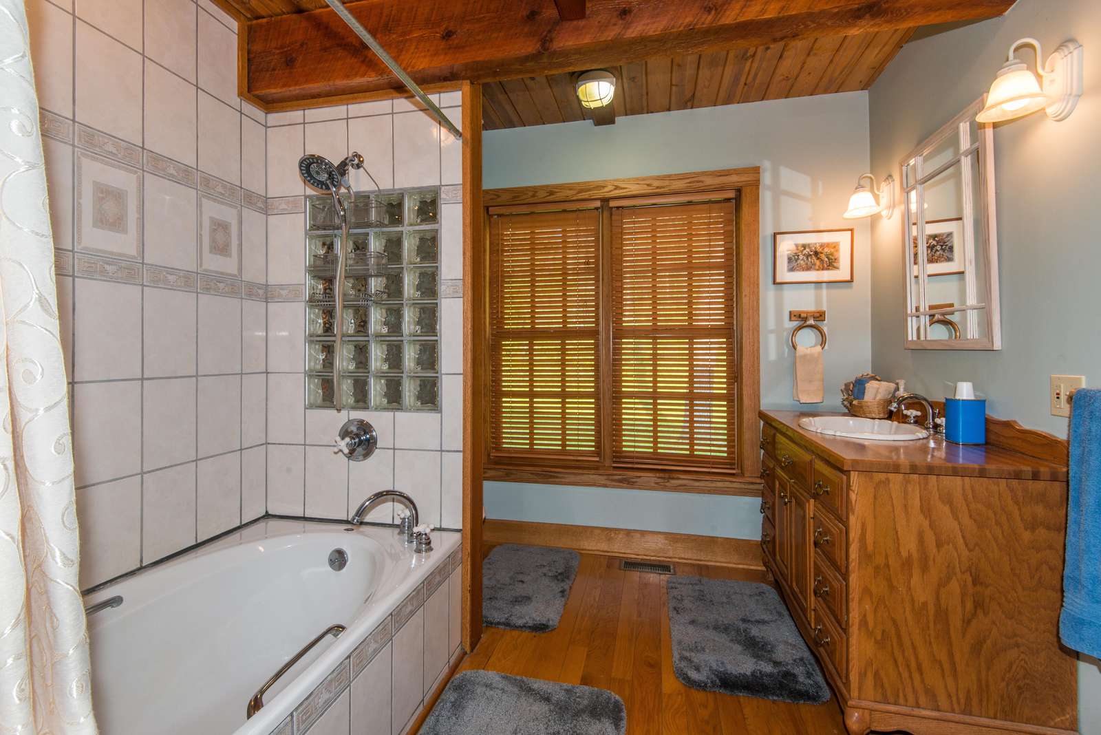 Serendipity Park Cabin - Photo 2