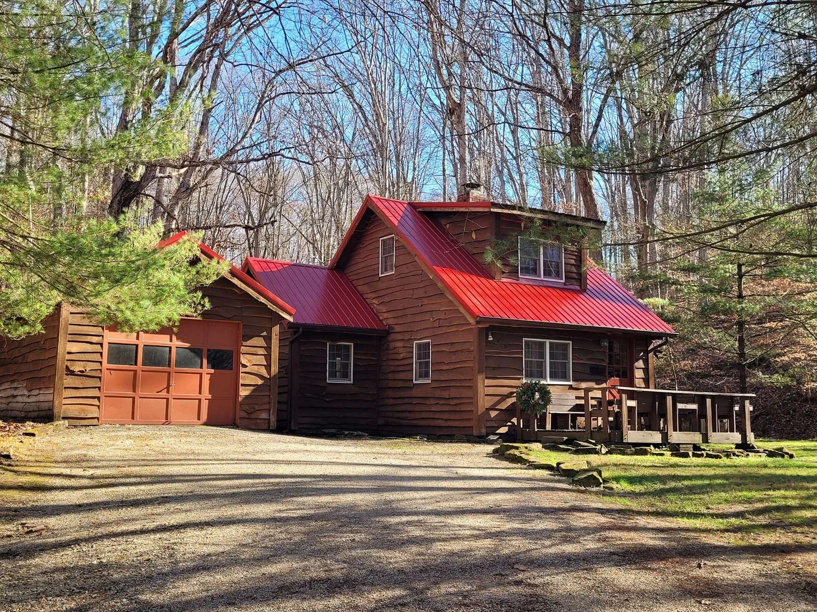 A Tree House - Photo 1