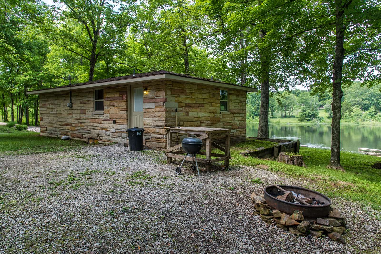 Lakeside Vacation Cottage - Photo 1