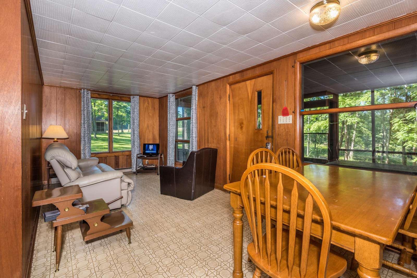 Old Timer’s Cottage - Photo 3