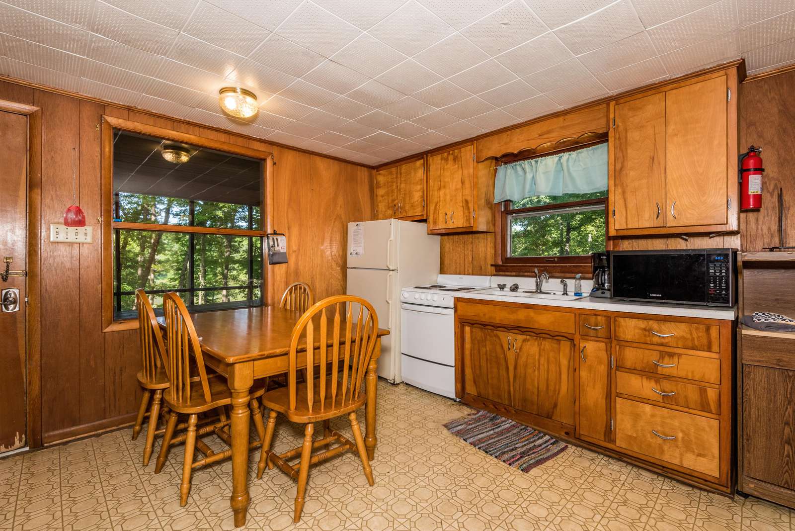 Old Timer’s Cottage - Photo 2