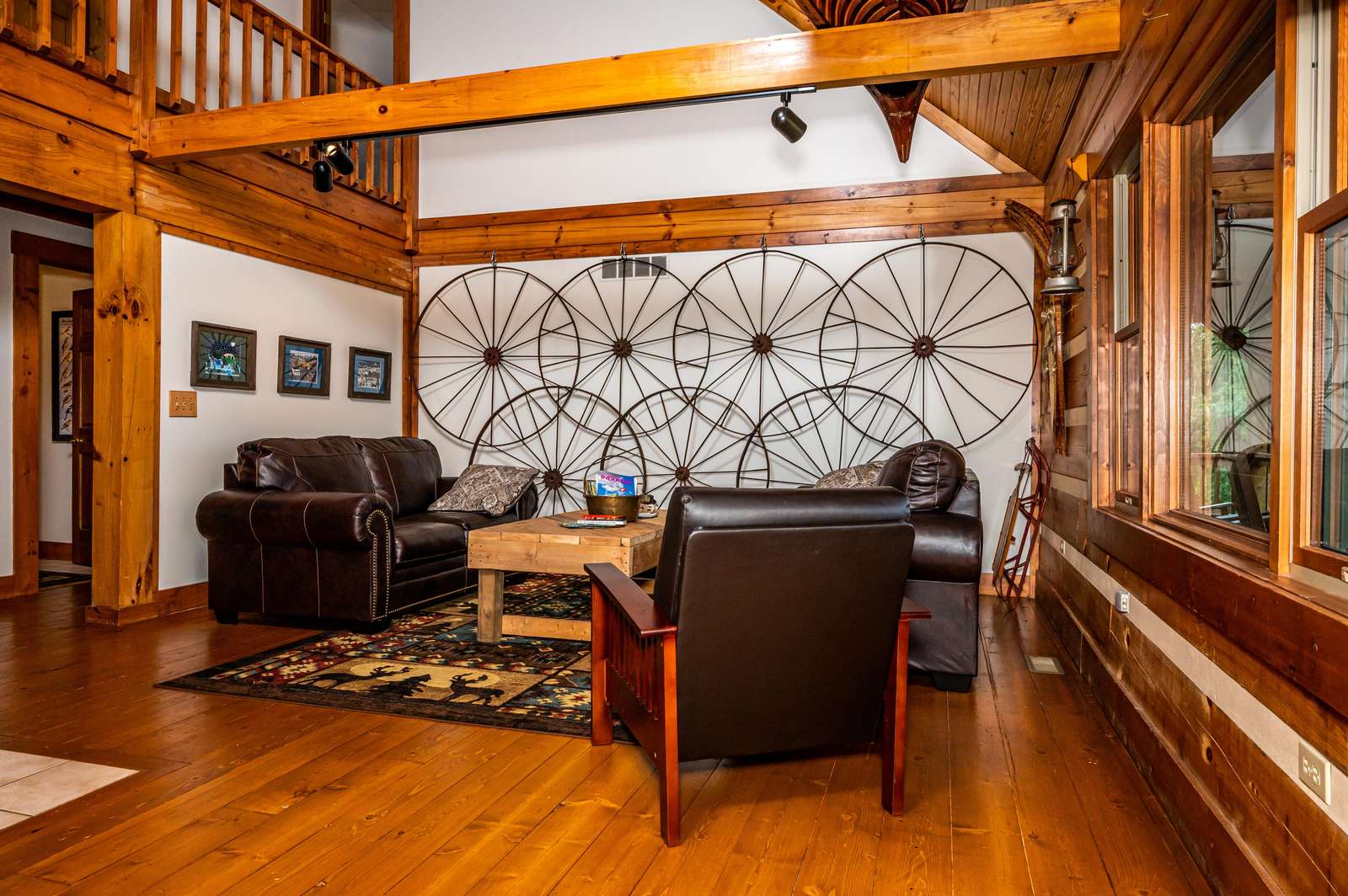 Ridgetop Retreat - Photo 3