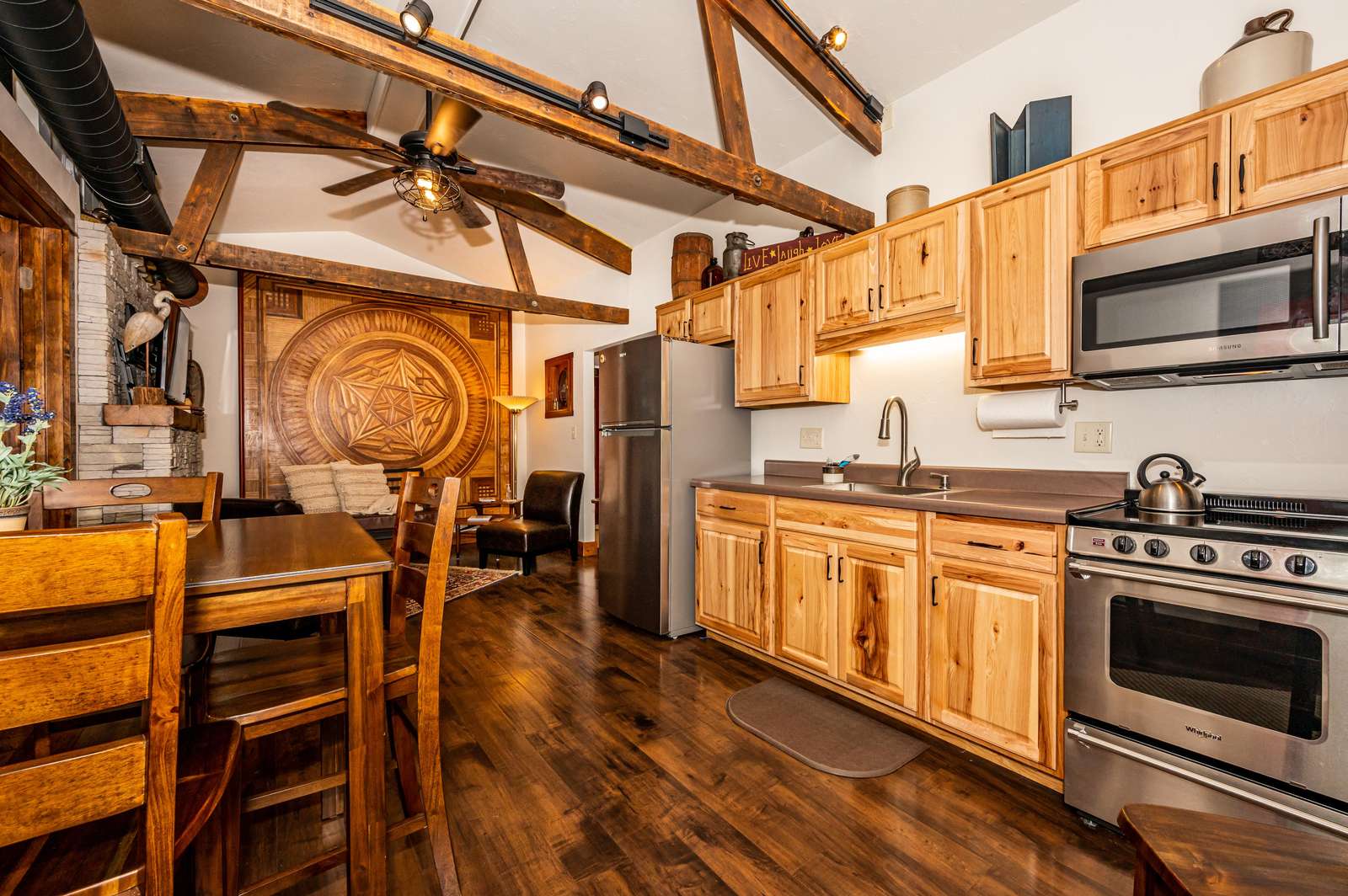 Poplar Cove - Photo 2