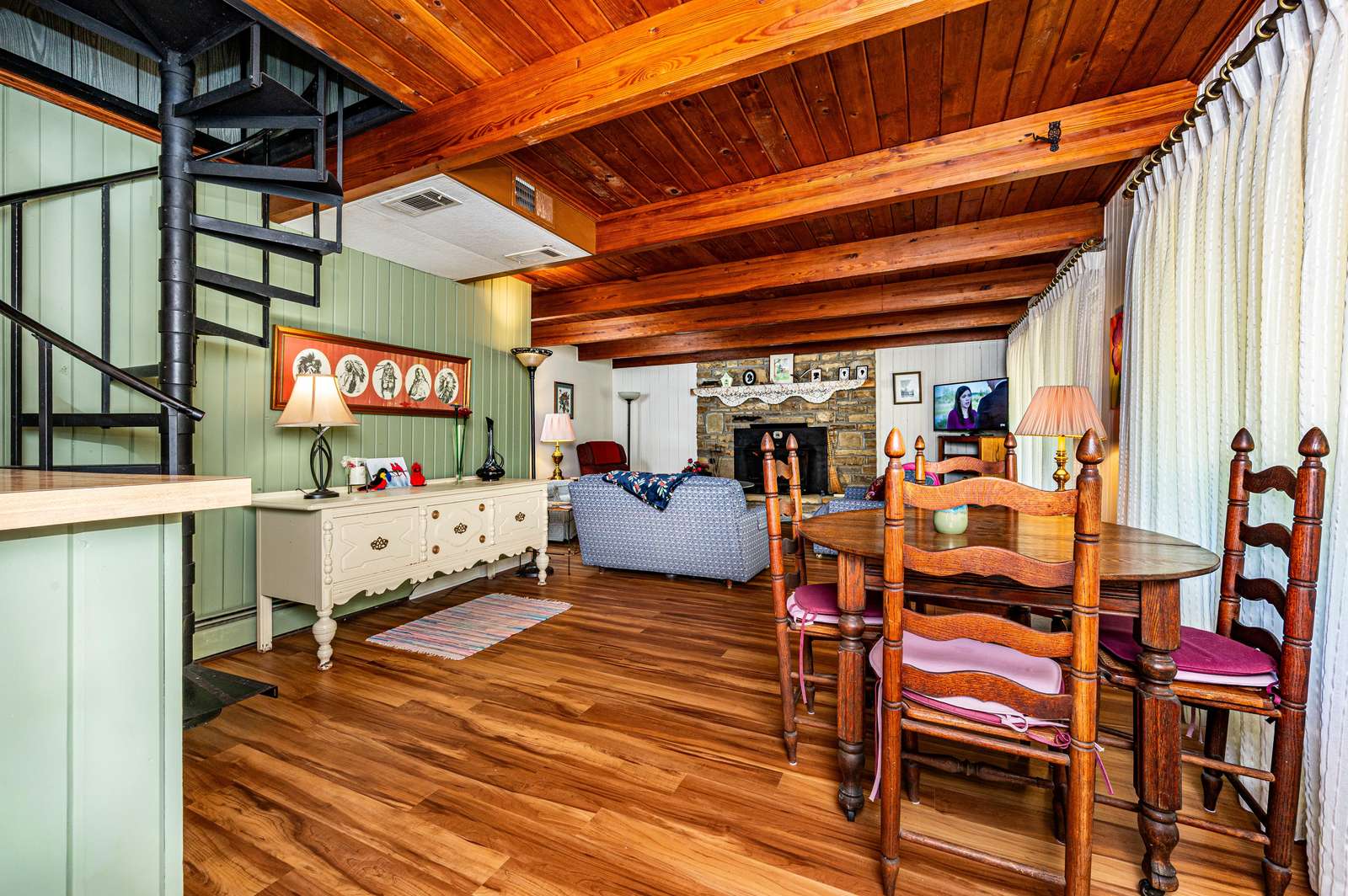 Cute as a Button Cabin - Photo 3